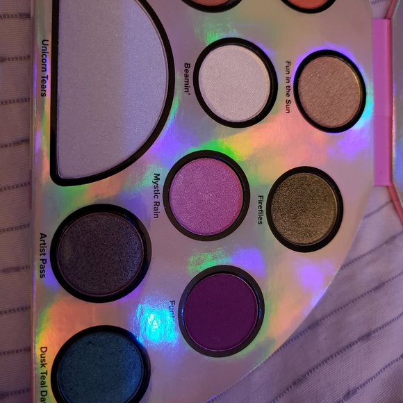 🦄Too Faced Festival Unicorn Rainbow Eyeshadow - Picture 5 of 6